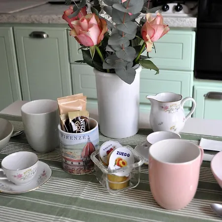 Messer Niccolo - In *