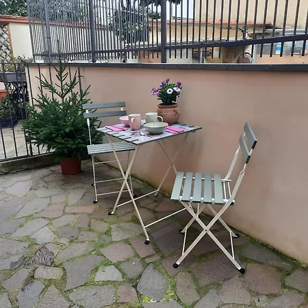 Messer Niccolo - In *