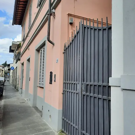 Messer Niccolo - In Lägenhet *